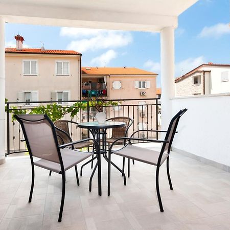 Apartments Vinko ロヴィニ エクステリア 写真