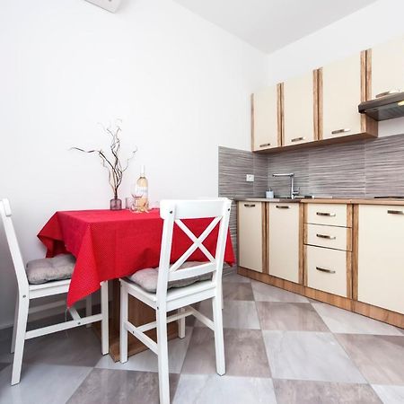 Apartments Vinko ロヴィニ エクステリア 写真